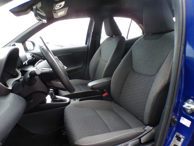 Toyota YARIS Cross 1.5 Hybrid Business Plus, Automaat / Carplay + Android Auto / Stoel + Stuurverwarming / Keyless / Full LED. / 17'' LMV