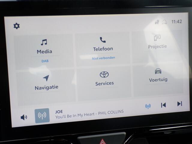 Toyota YARIS Cross 1.5 Hybrid Business Plus, Automaat / Carplay + Android Auto / Stoel + Stuurverwarming / Keyless / Full LED. / 17'' LMV