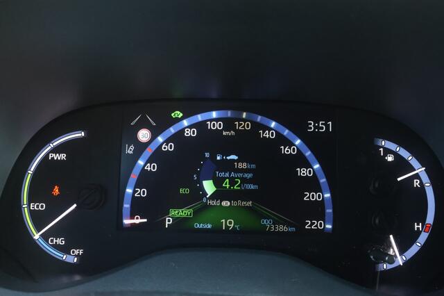 Toyota YARIS 1.5 Hybrid Dynamic | Camera | Stoel/Stuurverwarming | Trekhaak |