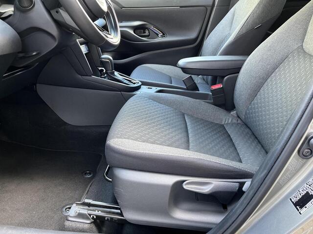 Toyota YARIS Cross 1.5 Hybrid 115 First Edition | All-in prijs | Apple/Android | Camera | Stoelverwarming |