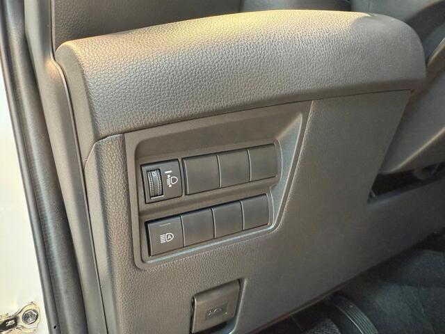 Toyota YARIS Cross 1.5 Hybrid AWD Adventure Limited | 18 inch LM velgen | Apple Carplay | Pearl White