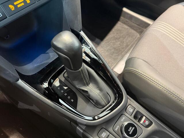 Toyota YARIS Cross 1.5 Hybrid AWD Adventure Limited | 18 inch LM velgen | Apple Carplay | Pearl White