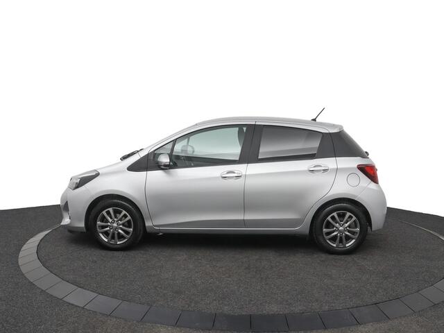 Toyota YARIS 1.3 VVT-i Dynamic | Cruise control | Trekhaak | Lichtmetalen velgen |