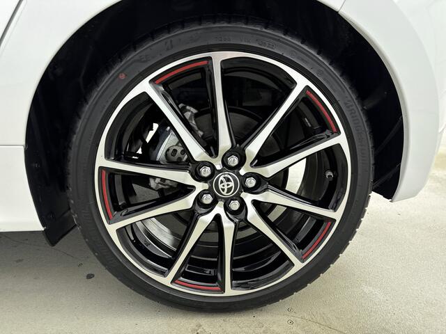 Toyota YARIS 1.5 Hybrid GR Sport Limited | Stoelverwarming | Apple Carplay/Android Auto | Spiegels Elektrisch Inklapbaar | Parkeercamera | Lichtmetalen Velgen |