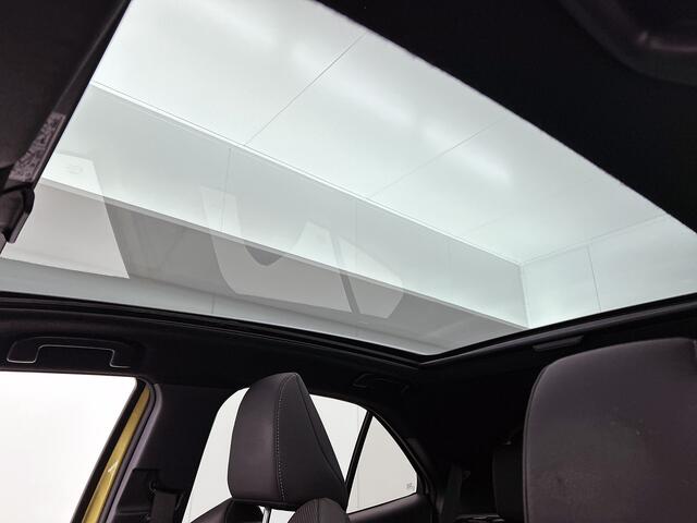 Toyota YARIS Cross 1.5 Hybrid AWD Launch Edition | Navigatie | Panoramadak | 360 Camera | Elektrische Achterklep | JBL | Trekhaak |