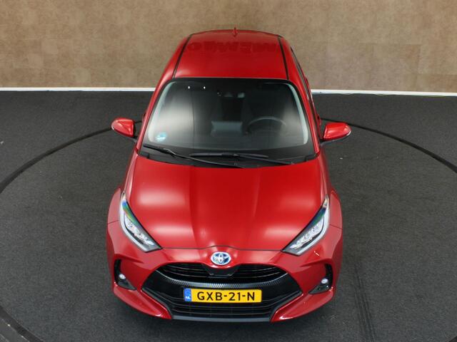 Toyota YARIS 1.5 Hybrid Dynamic Team D - NAVIGATIE- CAMERA - CLIMATE CONTROL - 16 INCH LICHT METALEN VELGEN - ARMSTEUN VOOR - ADAPTIEVE CRUISE CONTROL - BLUETOOTH - MISTLAMPEN VOOR - LICHT EN REGENSENSOR