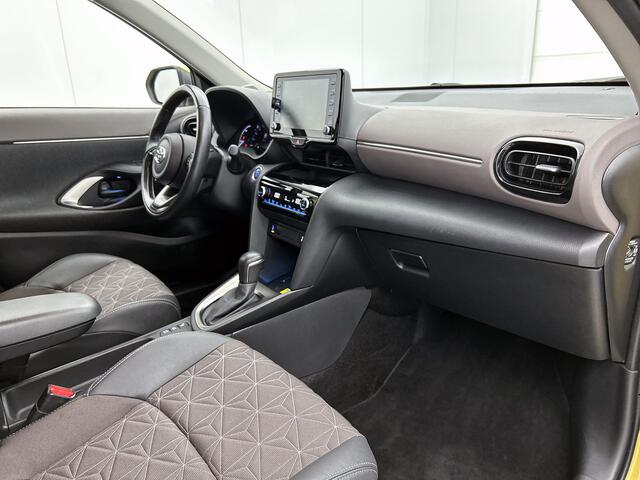 Toyota YARIS Cross 1.5 Hybrid Executive Limited | Navigatie | Parkeersensoren voor+achter | Trekhaak Afneembaar | Elektrische Achterklep |