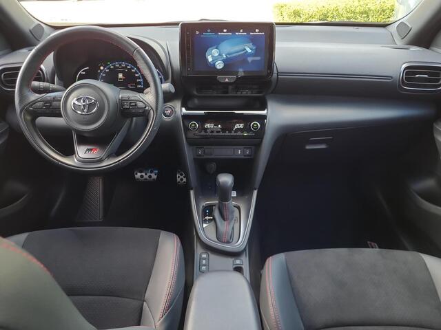 Toyota YARIS Cross 1.5 Hybrid GR Sport | Apple CarPlay | Blindspot | Parkeersensor | Rijklaarprijs incl. garantie |