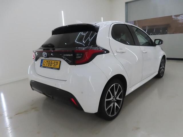 Toyota YARIS 1.5 Hybrid Automaat Executive Leer Navi Camera Ad Cruise Stoelverwarming Dodehoek Parkeersensoren