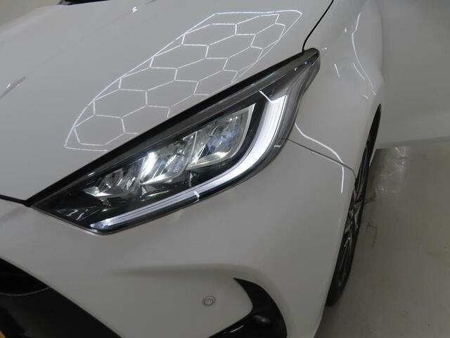 Toyota YARIS 1.5 Hybrid Automaat Executive Leer Navi Camera Ad Cruise Stoelverwarming Dodehoek Parkeersensoren