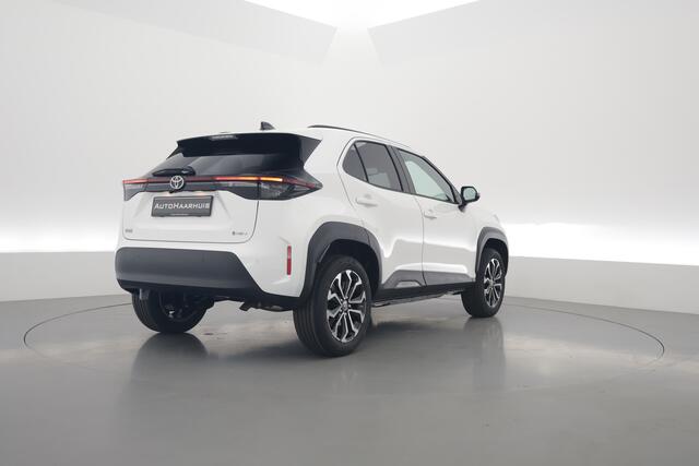 Toyota YARIS Cross 1.5 Hybrid Teamplayer 130pk | Winter pakket | Safety pakket | Navi | Adapt. Cruise | Camera | Keyless