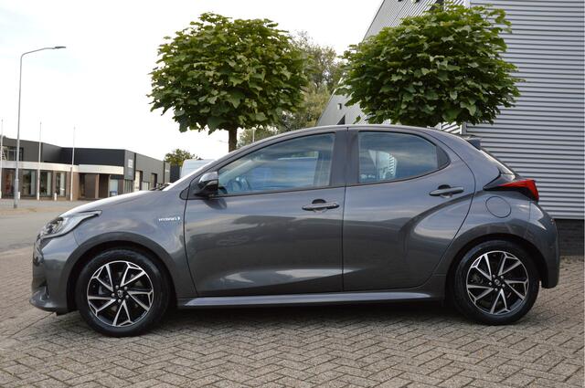 Toyota YARIS 1.5 Hybrid Dynamic LED | CLIMA | CAMERA | HEAD UP