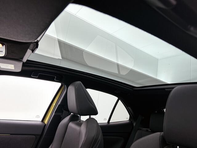 Toyota YARIS Cross 1.5 Hybrid AWD Adventure | Panoramadak | Leder | Elek. achterklep | Stoelverwarming | Navigatie | Dealeronderhouden |