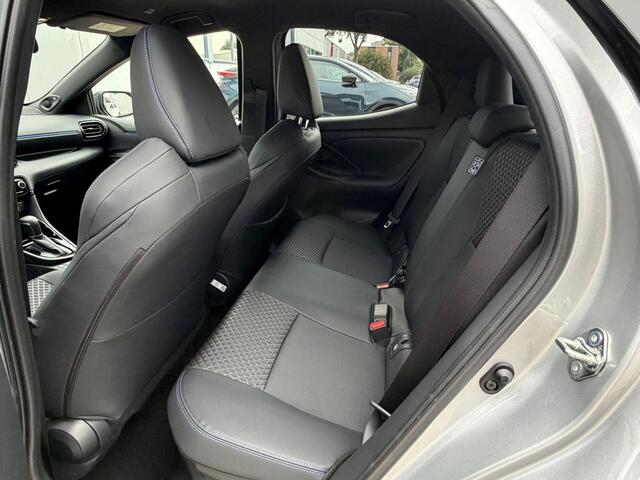 Toyota YARIS 1.5 Hybrid 130 Launch Edition Demo HUD Stoel/Stuur Verwarming Carplay