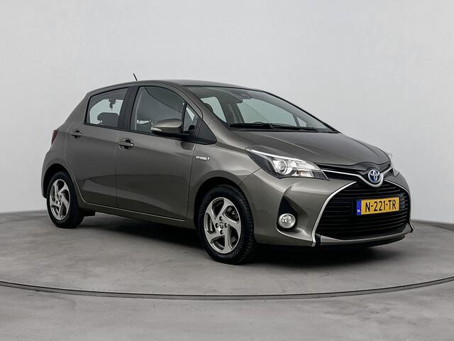 Toyota YARIS 1.5 Hybrid Aspiration | LM velgen | Navigatiesysteem | Pre crash systeem |