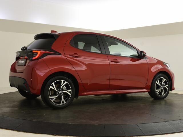 Toyota YARIS 1.5 Hybrid Style | PDC V+A | BSM | Stuur en Stoelverwarming