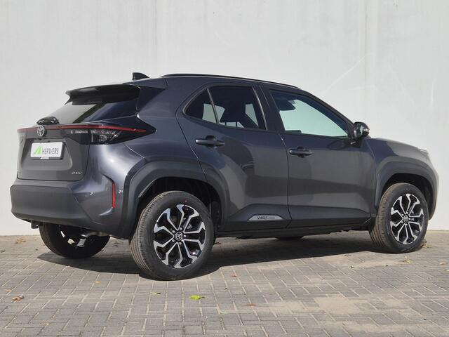 Toyota YARIS Cross 1.5 Hybrid 130 TeamPlayer Automaat Dynamic / tot 10 jaar Garantie / Winter Pakket / Safety Pakket / Adaptief CC / Stuur-, Stoel en voorruitverwarming / Draadloze telefoon lader / Apple Carplay Android Auto / Achteruitrijcamera /