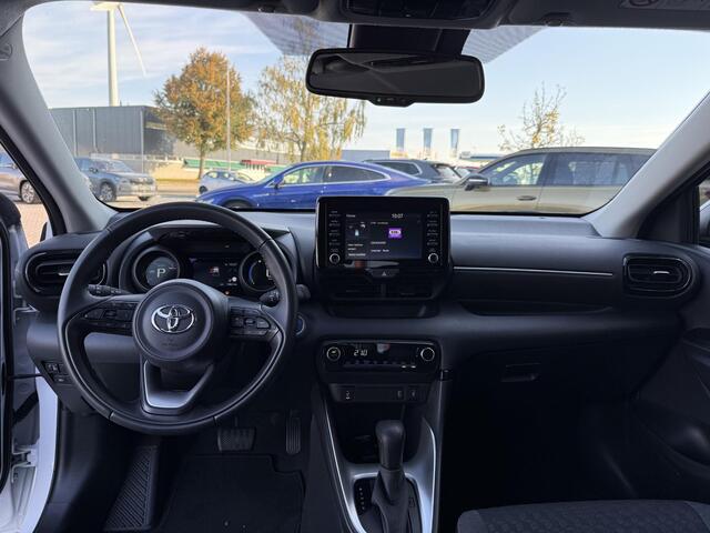 Toyota YARIS 1.5 Hybrid 115 Pk Automaat Dynamic | 16 inch velgen | Cruise Control | Stoelverwarming | Climate Control | Camera | 15.822 Km!!