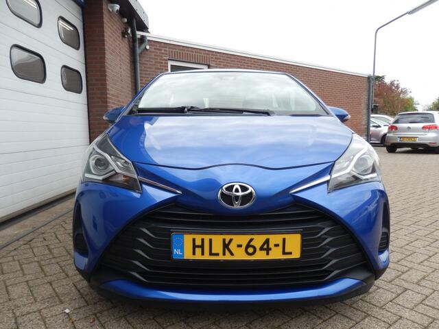 Toyota YARIS 1.0 VVT-I CONNECT AIRCO / NAVI / STOEL VERWARMING