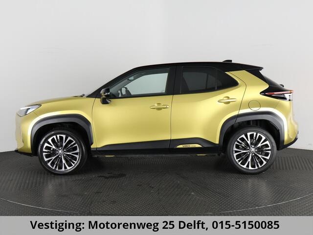 Toyota YARIS Cross 1.5 HYBRIDE EXECUTIVE BI-TONE GARANTIE TOT 9-2032 .Dodehoek detectie . JBL Audio . Stoel verwarming .