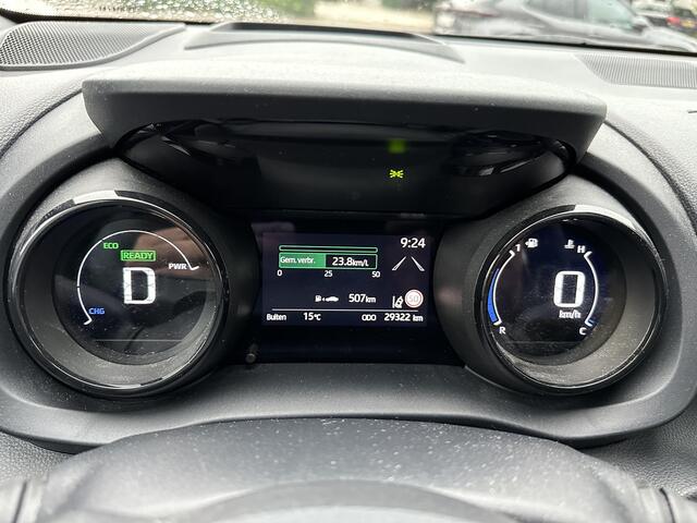 Toyota YARIS 1.5 Hybrid Executive Panoramadak / Navigatie / Stoel- en stuurverwarming / Parkeersensoren voor en achter / 1e eigenaar, dealeronderhouden / Toyota Garantie