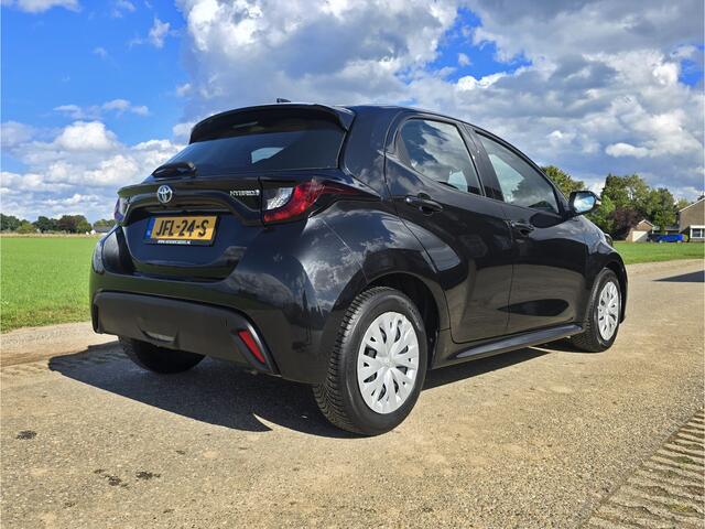 Toyota YARIS 1.5 Hybrid 115 Business - Euro 6 - 95 Pk - Navigatie - ParkeerCamera - AppleCarplay AndroidAuto