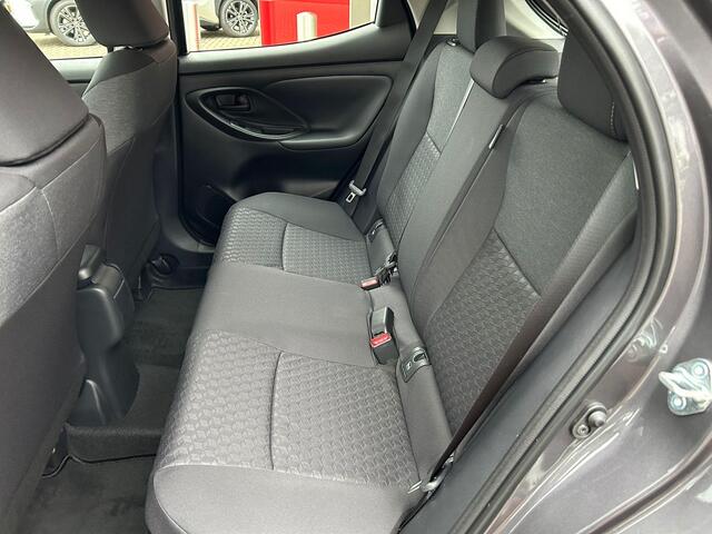 Toyota YARIS 1.5 Hybrid Dynamic l RIJKLAAR l Navi l LED koplamp