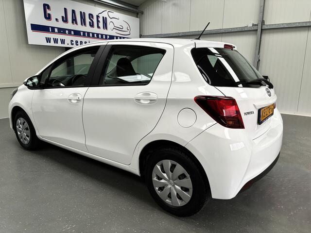 Toyota YARIS 1.0 VVT-i Aspiration KEURIGE AUTO !! | 12 Voltaansluiting | 1e Eigenaar. | Achteruitrijcamera