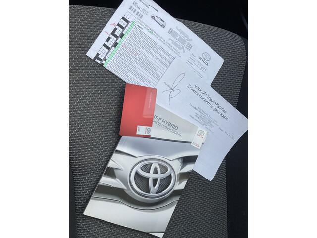 Toyota YARIS 1.5 Hybrid Aspiration Xenon verlichting | Camera | Cruise control | NAP | Clima