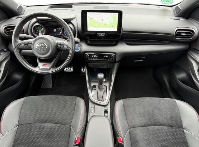 Toyota YARIS 1.5 Hybrid GR Sport I Panoramadak I Trekhaak I Leder