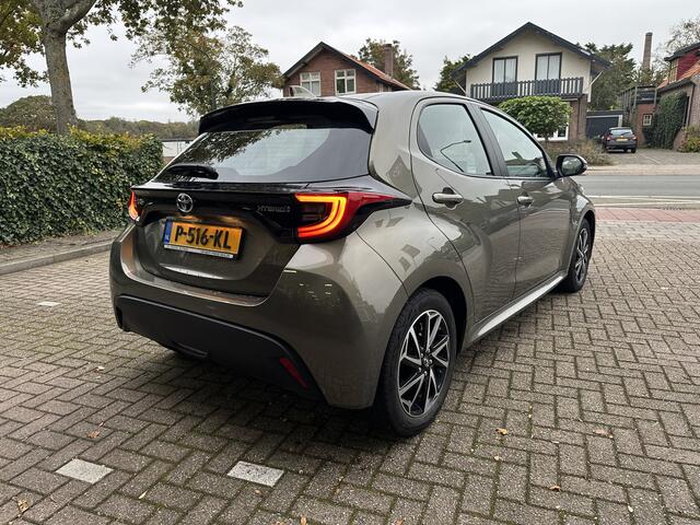 Toyota YARIS 1.5 Hybrid Dynamic Automaat 1e eigenaar / dealeronderhouden / 10 jaar garantie programma / Apple Carplay / Android Auto / Adaptive cruise control / parkeercamera / lichtmetalen velgen / LED-verlichting