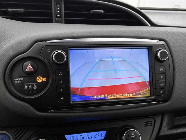 Toyota YARIS 1.5 Hybrid Trend Bi-Tone | Navigatie | Lijndetectie | Cruise Control