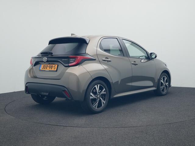 Toyota YARIS 1.5 Hybrid 115 Dynamic reco DEMO?
