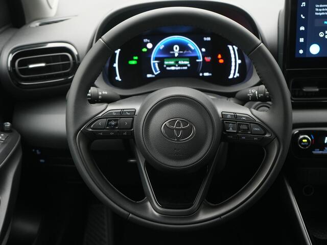 Toyota YARIS 1.5 Hybrid 115 Dynamic reco DEMO?