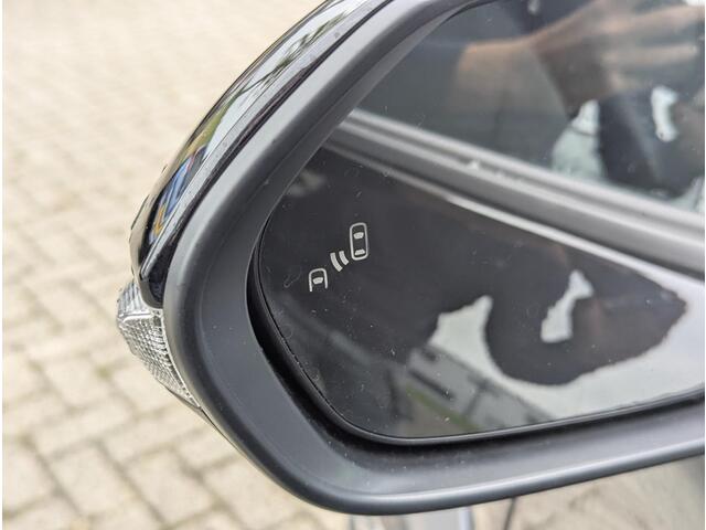 Toyota YARIS Cross 1.5 Hybrid 130 Dynamic + Comfort Pack | Stoel- stuurverwarming | PDC V+A | ACC | Camera | Keyless | Qi-Lader