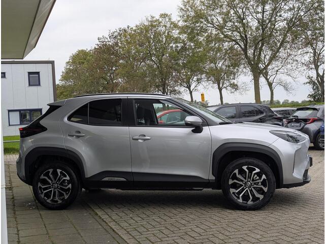 Toyota YARIS Cross 1.5 Hybrid 130 Dynamic + Comfort Pack | Stoel- stuurverwarming | PDC V+A | ACC | Camera | Keyless | Qi-Lader