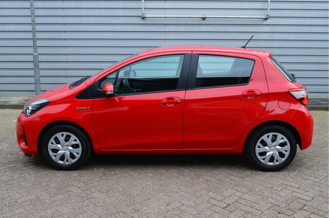 Toyota YARIS 1.5 Hybrid Energy O.a: Navi, Clima, Camera, Cruise, Multimedia, Etc.. Rijklaar! All-in prijs!