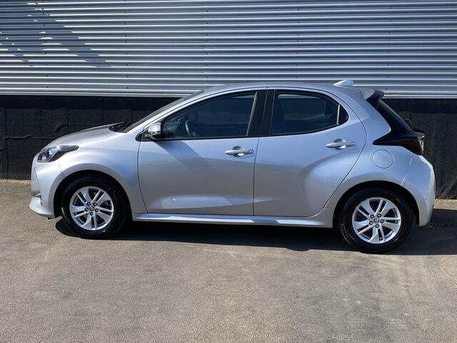 Toyota YARIS 1.5 Hybrid Business Plus Parkeersensoren voor + achter, Stoelverwarming, Apple carplay en/of Android auto navigatie, Adaptieve cruise control, Climate control, Achteruitrijcamera, BTW-auto