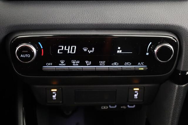 Toyota YARIS 1.5 Hybrid 115 Dynamic *NIEUW* | Direct leverbaar! | Comfort Pack | Apple Carplay -/ Android Auto | Parkeercamera |