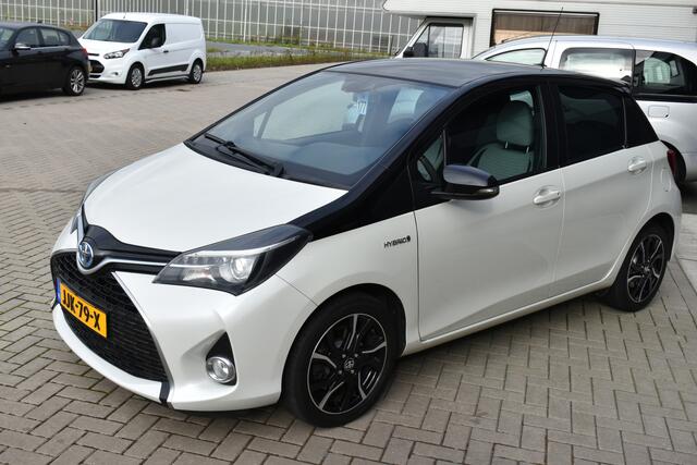 Toyota YARIS HYBRID BI-TONE Plus