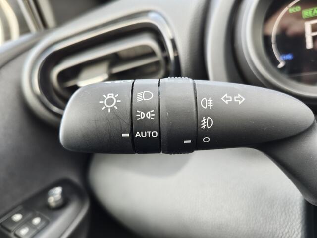 Toyota YARIS 1.5 Hybrid 115 Dynamic | 4-Season | Keyless Entry | Stoelverwarm