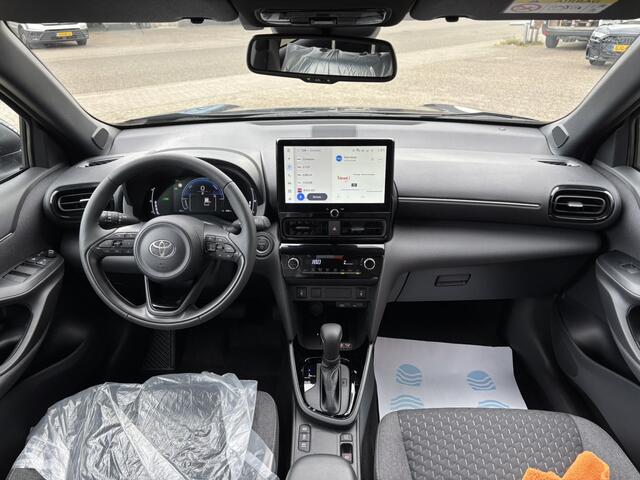 Toyota YARIS Cross 1.5 Hybrid 130 Dynamic NIEUW! / / Winterpakket / Apple/Android Carplay / Camera / Adaptive Cruise Control / Stoel en stuurwielverwarming