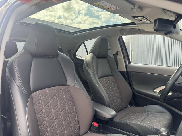 Toyota YARIS Cross 1.5 Hybrid Executive / Bi tone | Oxide brons | Pano dak | Afnm. Trekhaak | 10 jr GARANTIE | Rijklaar!!