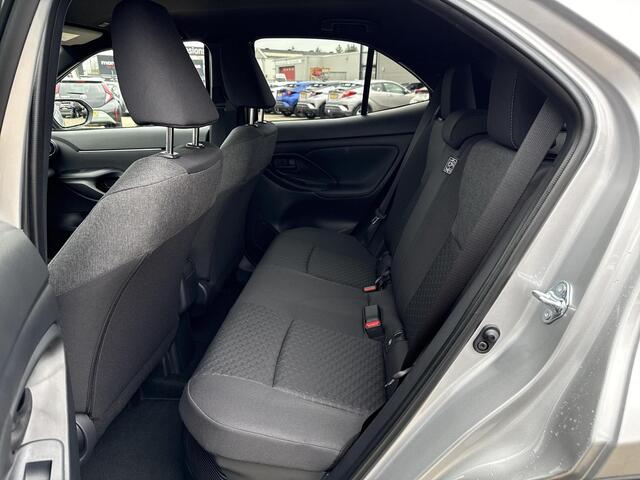 Toyota YARIS Cross 1.5 Hybrid 115 First Edition **STOEL EN STUURWIELVERWARMING/ ADAPTIEF CRUISE CONTROL/ KEYLESS/ PARKEERSENSOREN/ 36 MAANDEN GARANTIE**