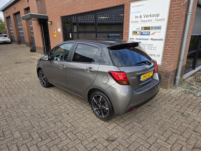 Toyota YARIS 1.3 VVT-i Aspiration | Two-tone | Camera | Navi |