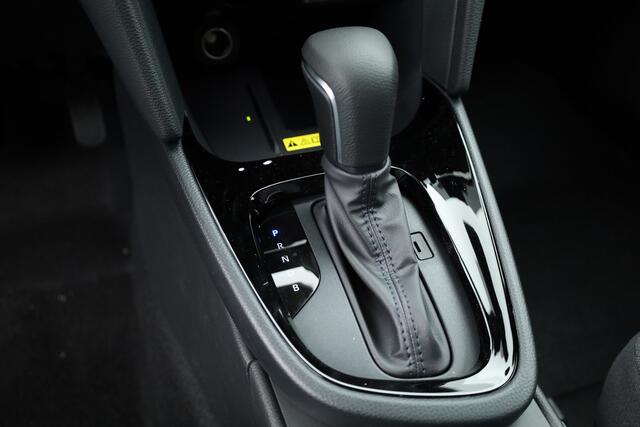 Toyota YARIS Cross 1.5 Hybrid 130 Teamplayer | Winter pack | Safety pack | Navi | Adapt. Cruise | Camera | Keyless