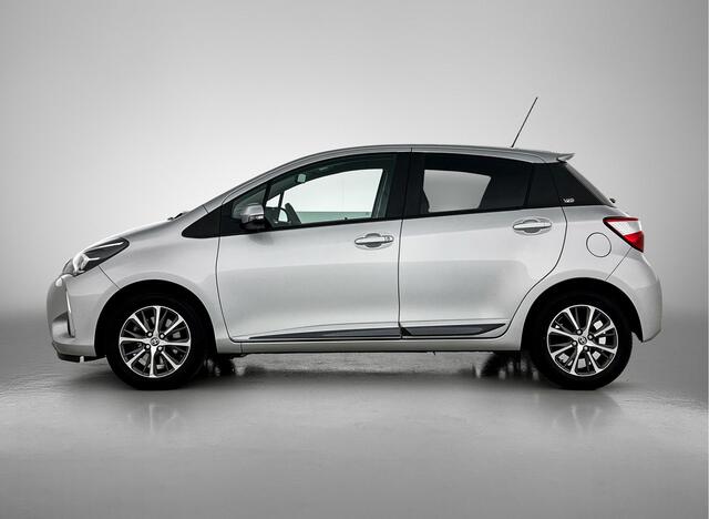 Toyota YARIS 1.5 VVT-i Y20 | Navigatie | Lichtmetalen wielen | Achteruitrijcamera |