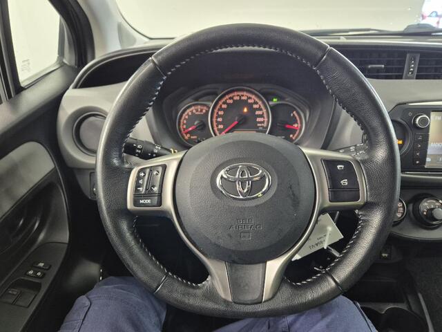 Toyota YARIS 1.3 VVT-i Trend Bi-Tone, Apk 6-2026! VERWACHT!!