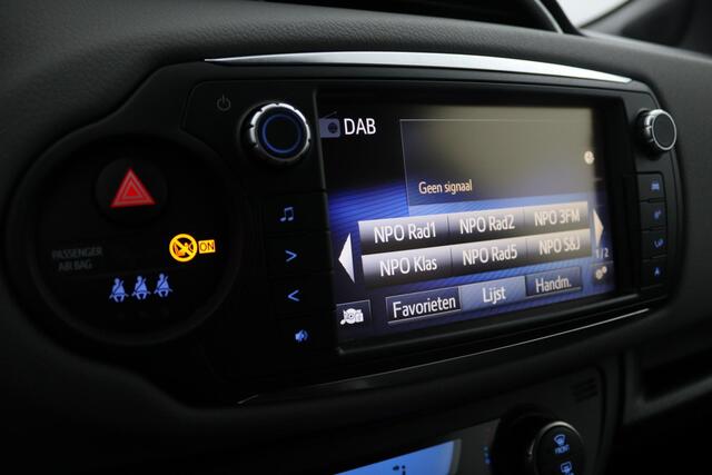 Toyota YARIS 1.5 Hybrid Dynamic | Bi-tone | Climate control | Keyless | Parkeercamera |
