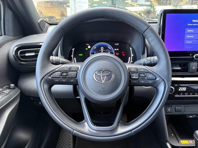 Toyota YARIS 1.5 Hybrid 130 Dynamic | Comfort Pack | Sensoren v/a | Stoelverw